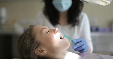 Chirurgiczne usuwanie ósemek – jak przebiega zabieg i czego spodziewać się po ekstrakcji?